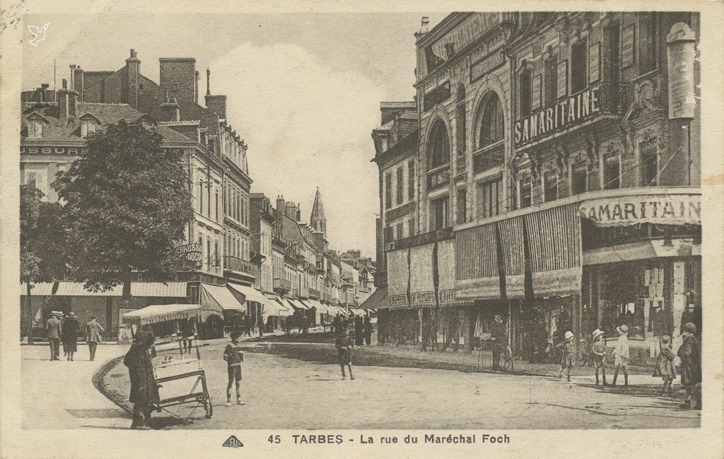 Z - 45 - La Rue du Marechal Foch.jpg