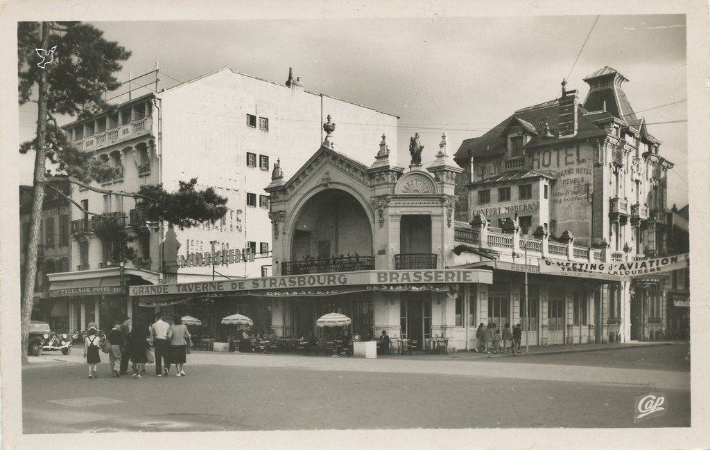 Z - 13 - Place de la Gare et les Hotels.jpg