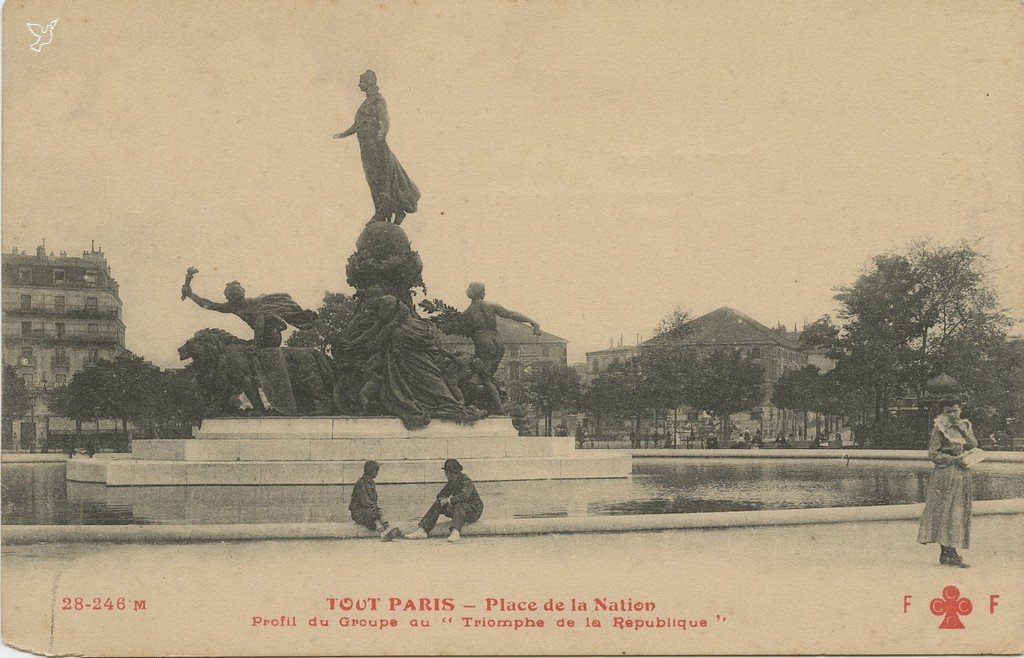 Z - 28-246 M - Place de la Nation.jpg