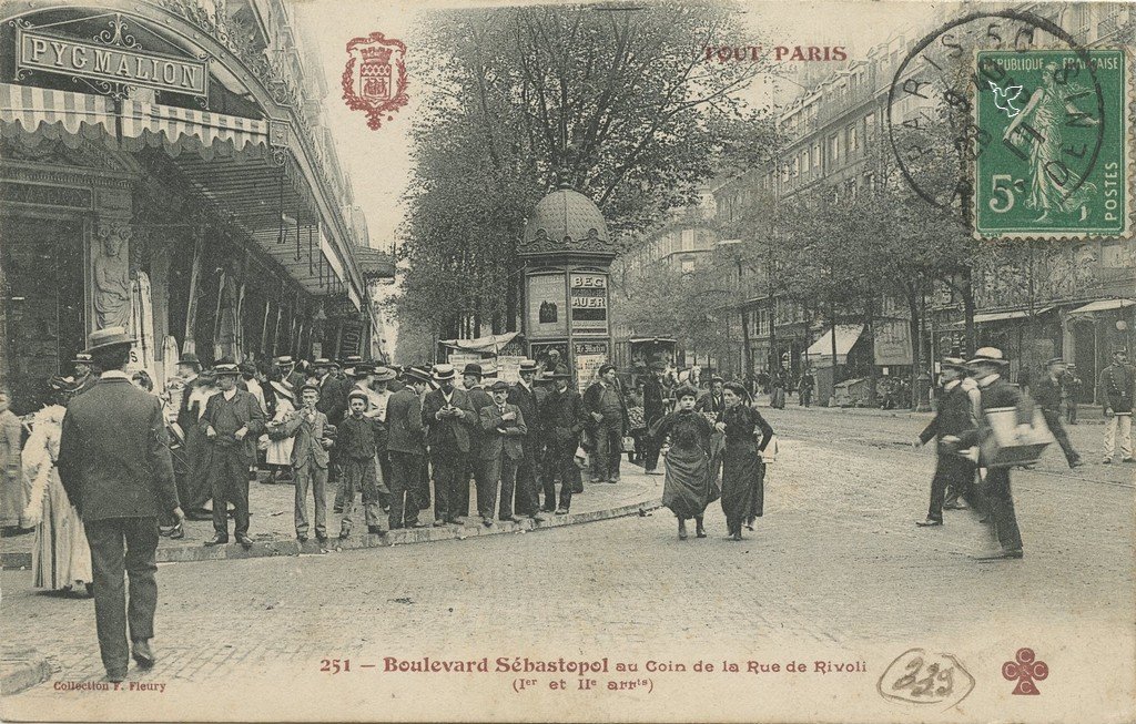 Z - 251 - Boulevard Sebastopol à la rue de Rivoli.jpg