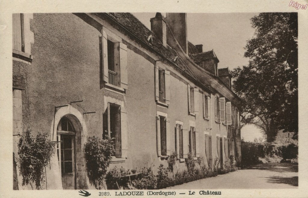 24-Ladouze - Le Château - 3989 l'Hirondelle - Edition Teulet.jpg