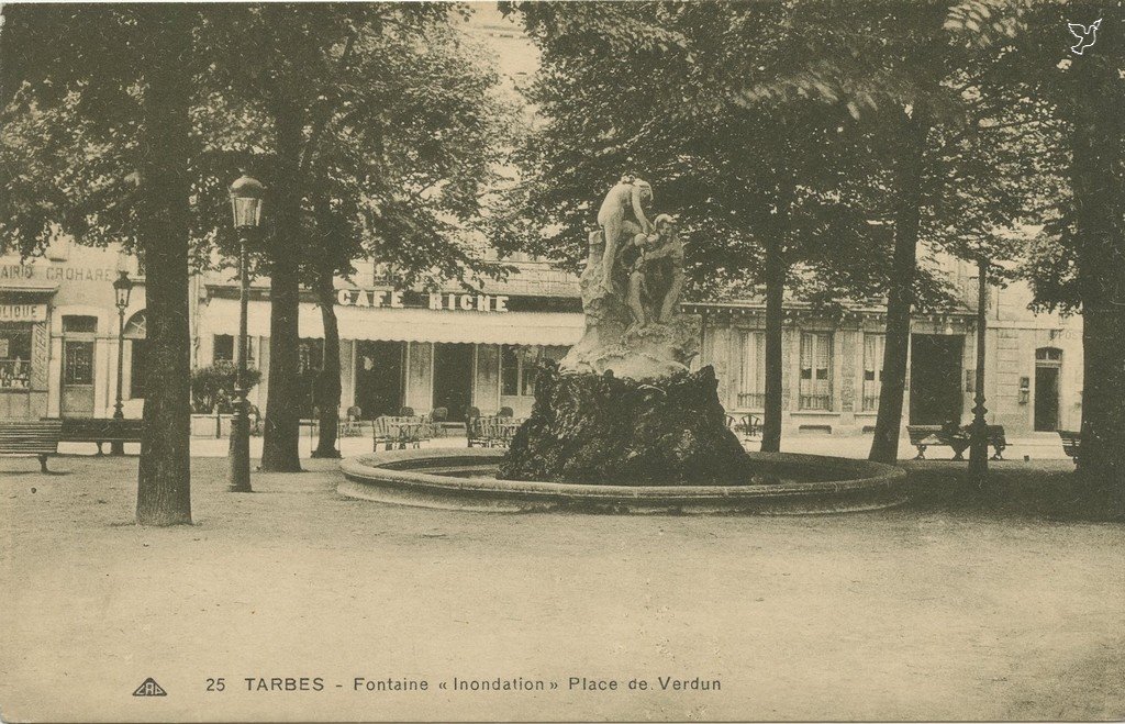 Z - 25 - Fontaine Inondation Place de Verdun.jpg