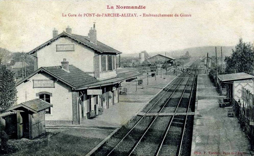 Pont de l'Arche 1-1020.jpg