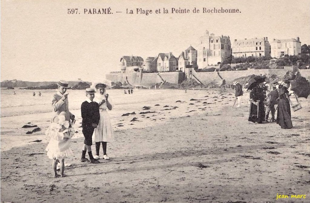 Paramé - La Plage et la Pointe de Rochebonne.jpg