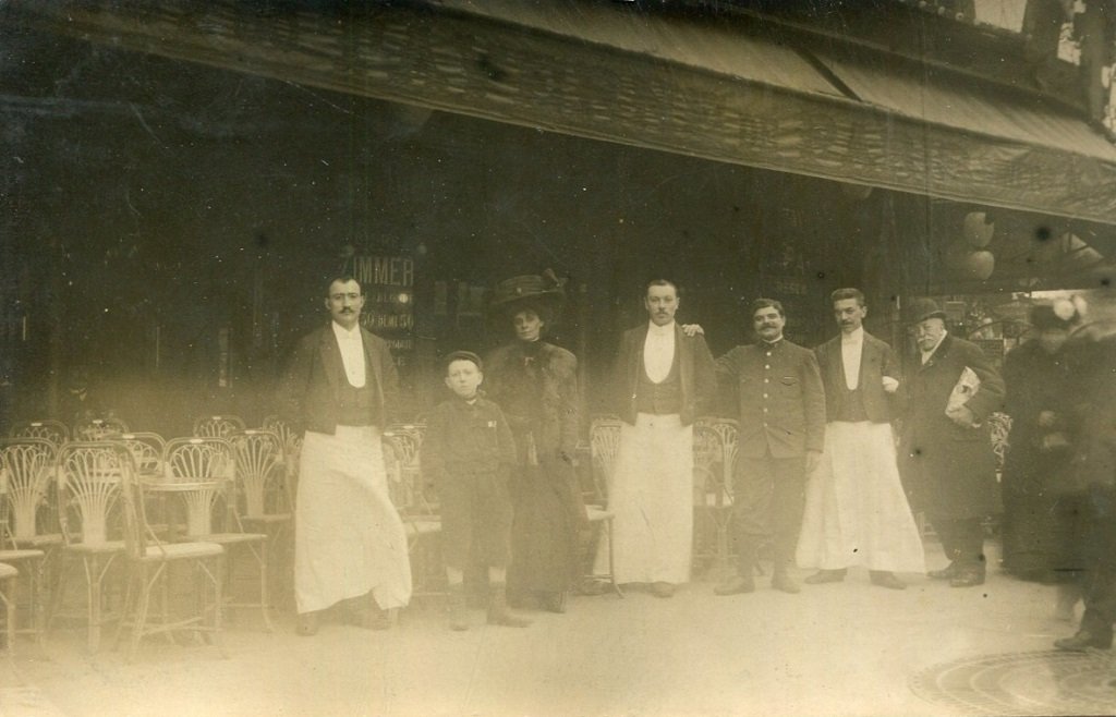 Taverne de Paris place de la République.jpg