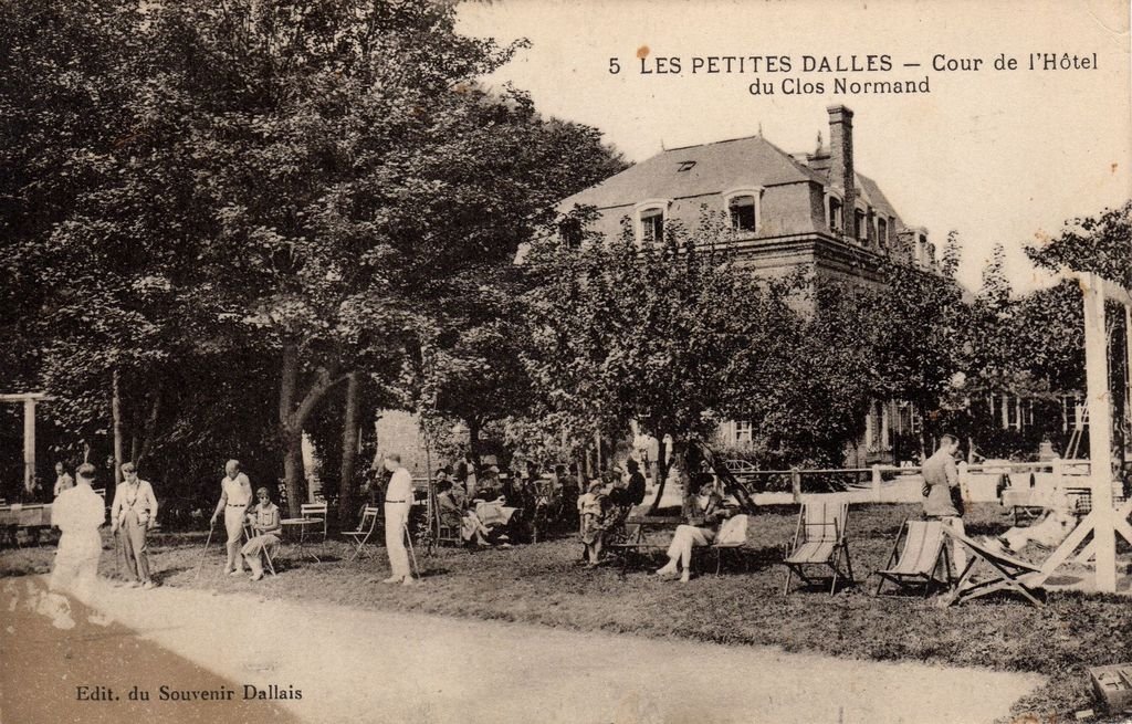 76 - LES PETITES DALLES - 5 - Cour de l'Hôtel... - Edit. du Souvenir Dallais - 28-08-22.jpg