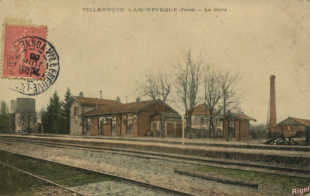 89-Villeneuve l'Archeveque - La Gare.jpg