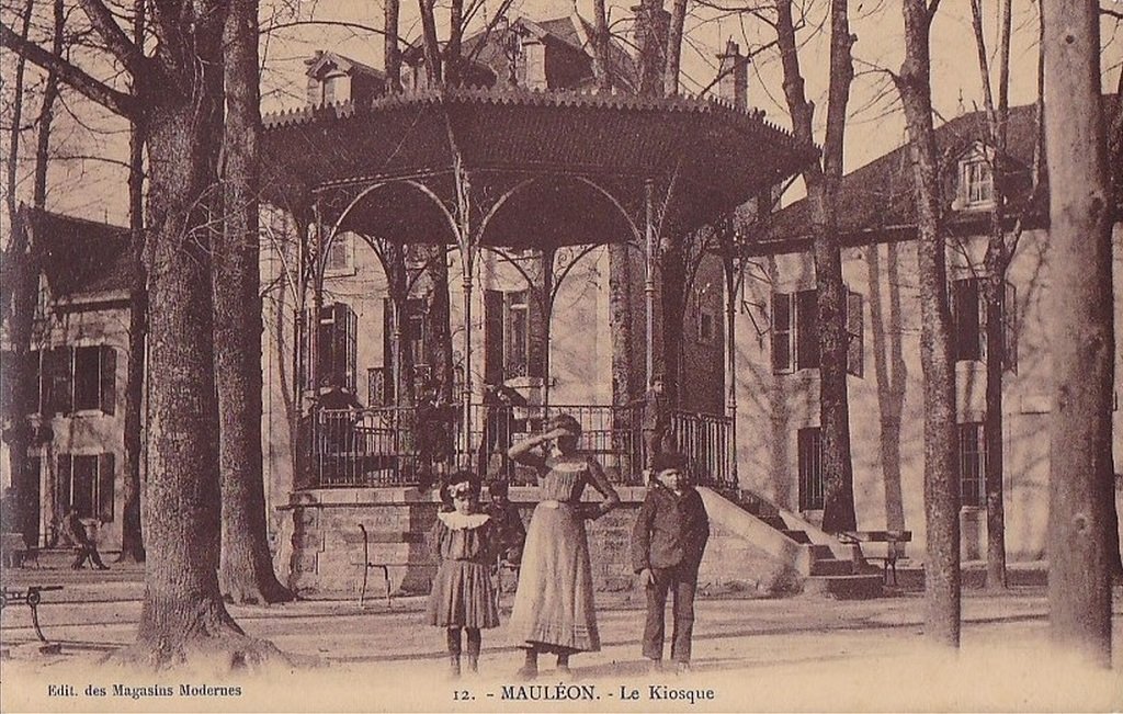 Mauléon - Le Kiosque 1.jpg