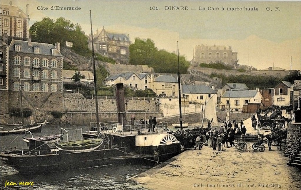 Dinard - La Cale à marée haute.jpg