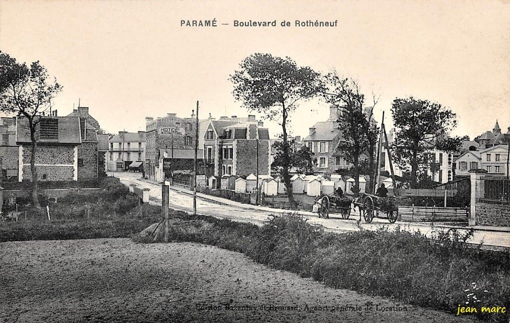 Paramé - Boulevard de Rothéneuf.jpg
