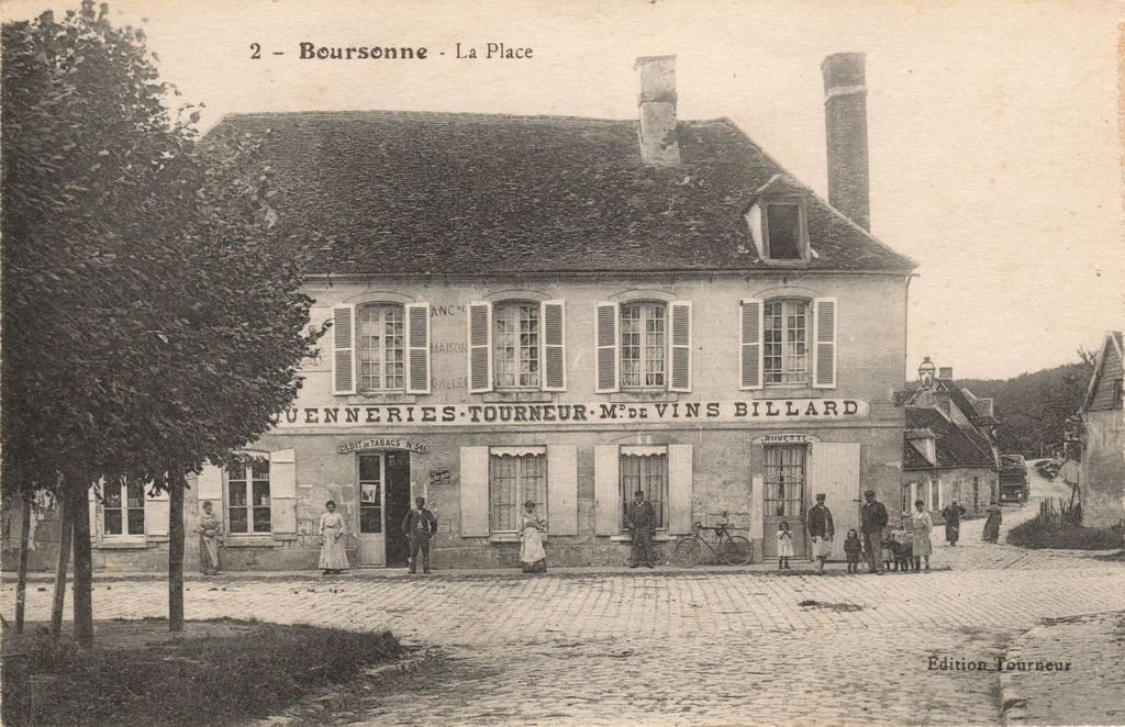 60 - BOURSONNE - 2 - La Place - Edition Tourneur N&B -  N° - 23-10-22.jpg