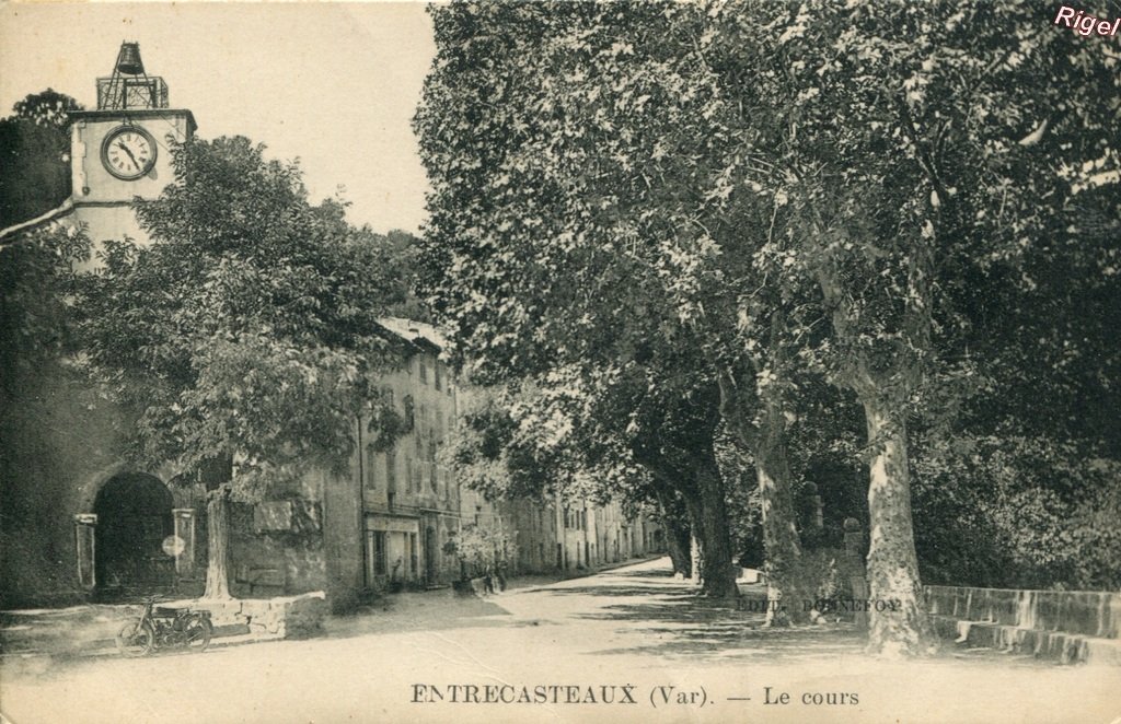 83-Entrecasteaux - Le Cours - Edit. Bonnefoy.jpg