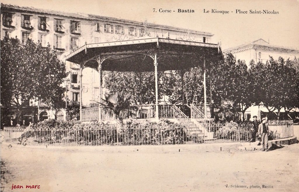 Bastia - Le Kiosque - Place Saint-Nicolas.jpg