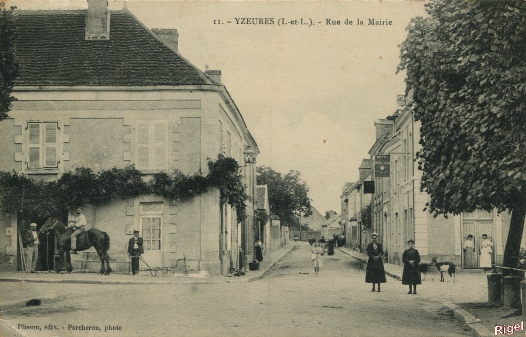 37-Yzeures Rue de la Mairie 11.jpg