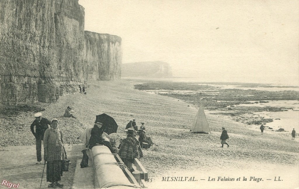 76-Mesnilval - Falaises et Plage.jpg