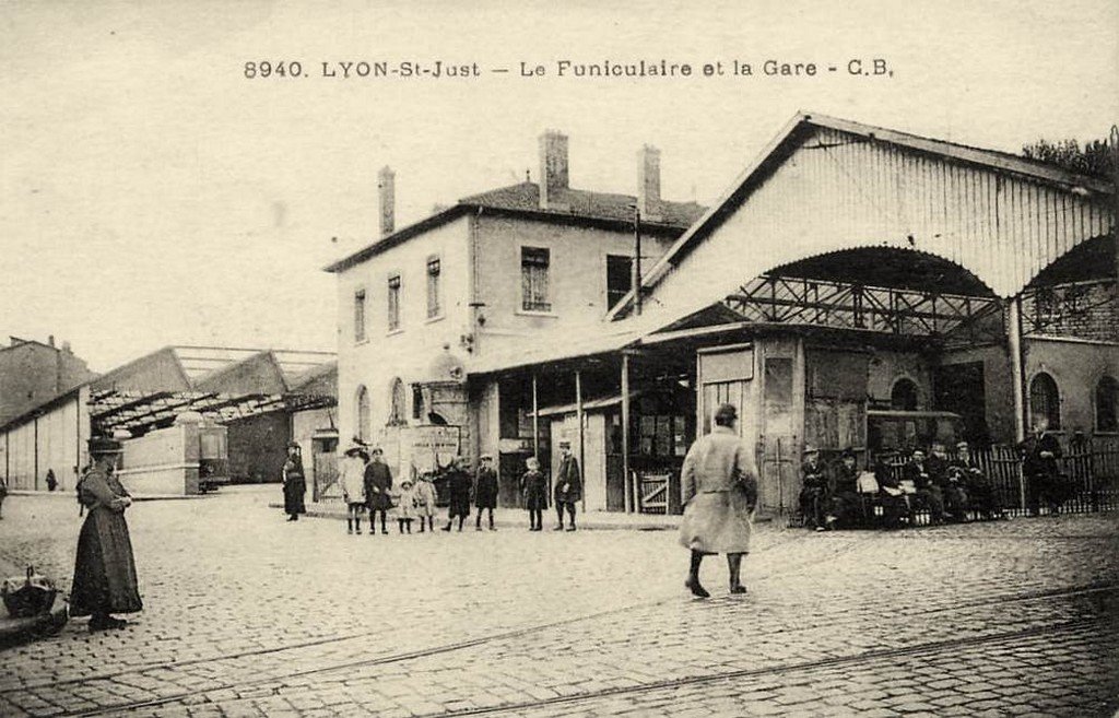 Lyon-Saint-Just (8940)-653-9-10-13-69.jpg