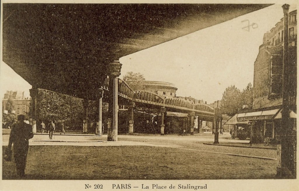 1322379425-Paris-Metro-La-Villette-Rond-Point-12-JPR.jpg