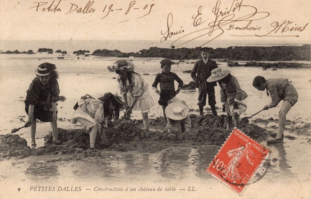 76 - LES PETITES DALLES - 9 - ...Château de sable. - Coll. Ant. Proffit - LL - 22-12-22.jpg