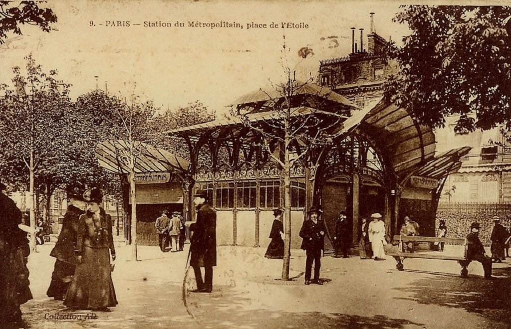1319699280-Paris-Metro-Etoile-Station-5-JPR.jpg