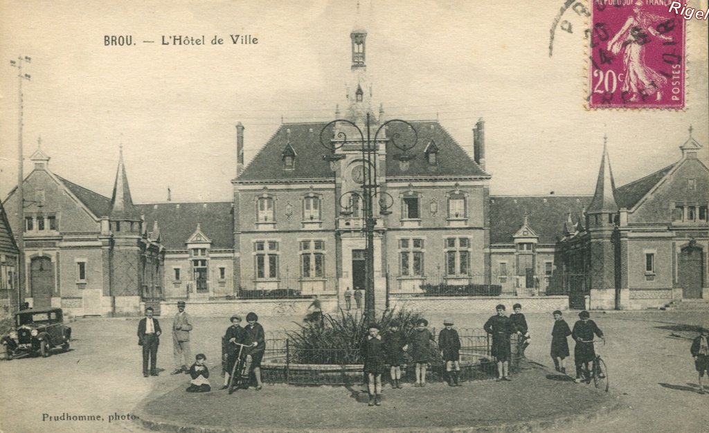 28-Brou - Hôtel de Ville - Photo Prudhomme.jpg