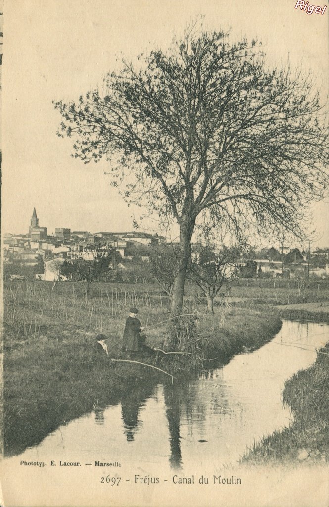 83-Fréjus - Canal du Moulin - 2697 Lacour.jpg