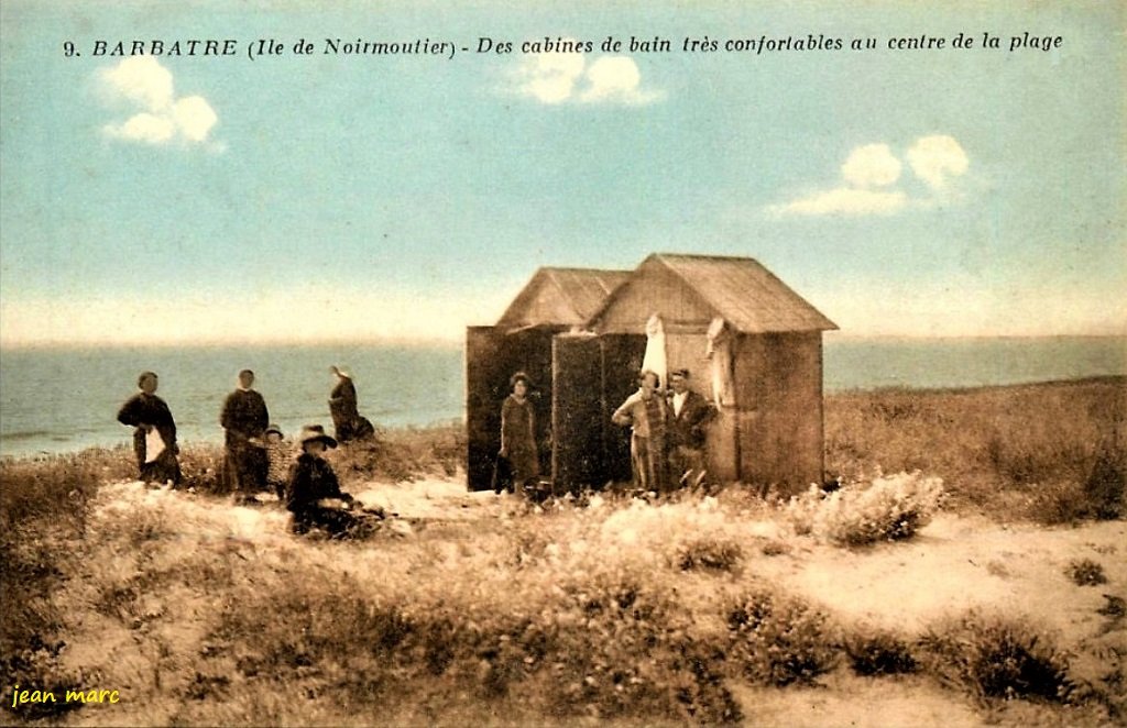 Barbâtre - Des cabines de bain très confortables au centre de la plage.jpg