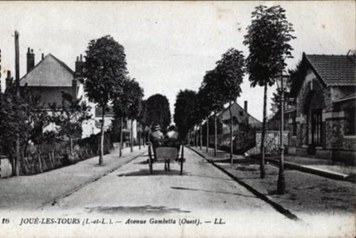 Joué les tours.jpg