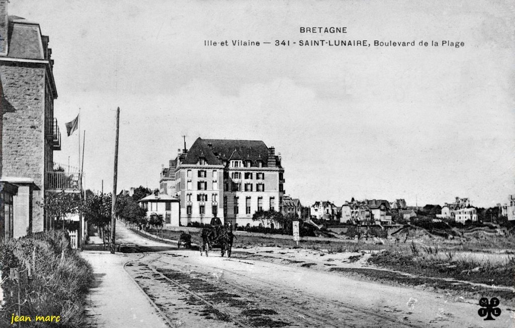 Saint-Lunaire - Boulevard de la plage.jpg