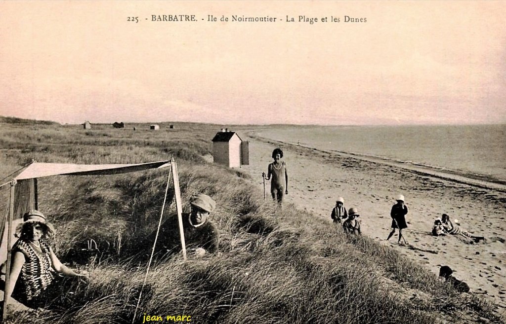 Barbâtre - La Plage et les Dunes.jpg