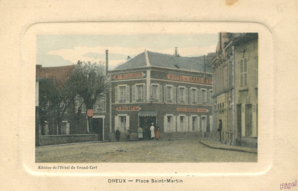28-Dreux - Place St-Martin - Edit. de l'Hôtel du Grand-Cerf.jpg