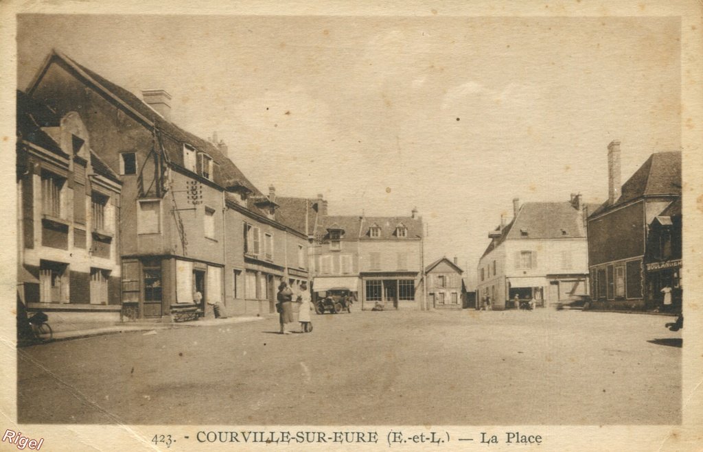 28-Courville - La Place - 423 J Delbeau.jpg