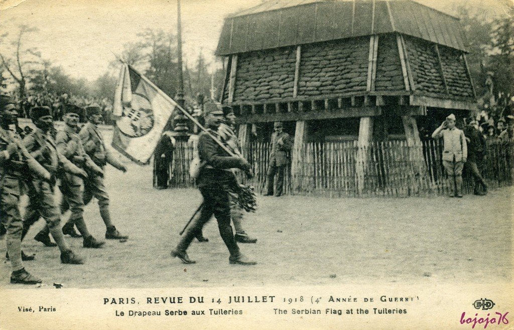 75001-Paris Tuileries Drapeau Serbe.jpg