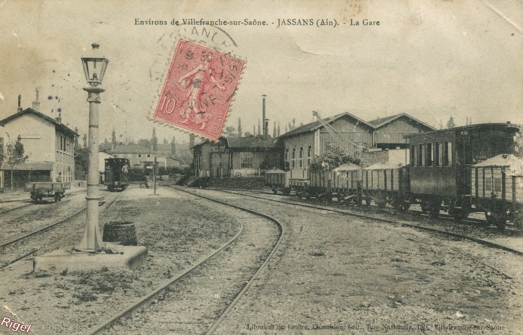 01-Jassans - La Gare.jpg