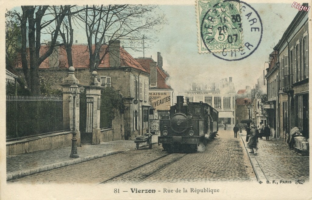 18-Vierzon - Rue de la république.jpg