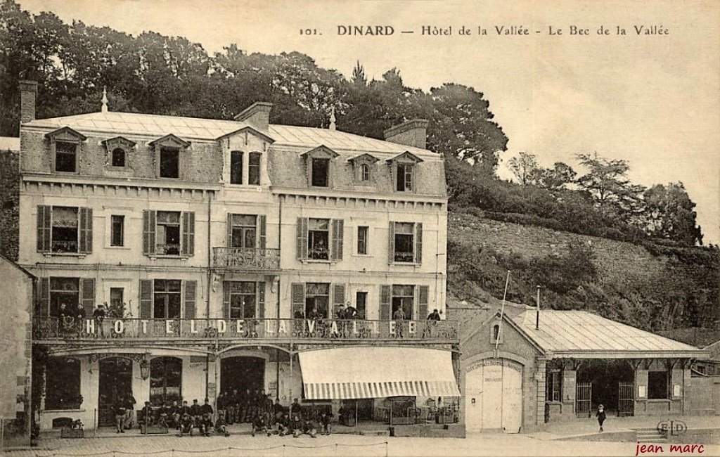 Dinard - Hôtel de la Vallée - Le Bec de la Vallée.jpg