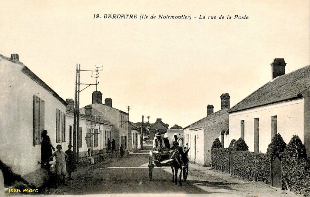 Barbâtre - La rue de la Poste.jpg