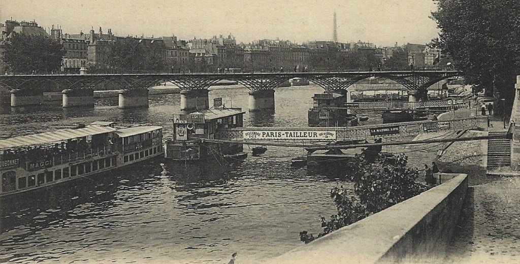 0 La passerelle Paris-Tailleur menant au ponton.jpg