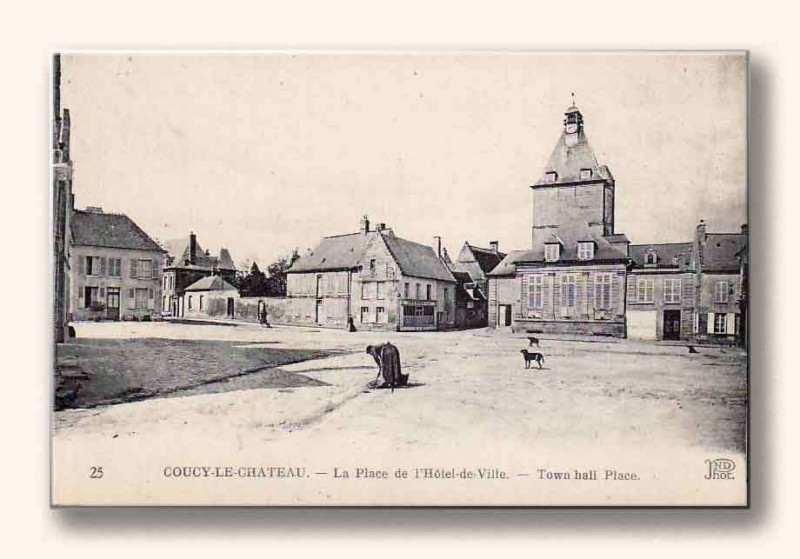 02 Coucy chateau hotel de ville.jpg