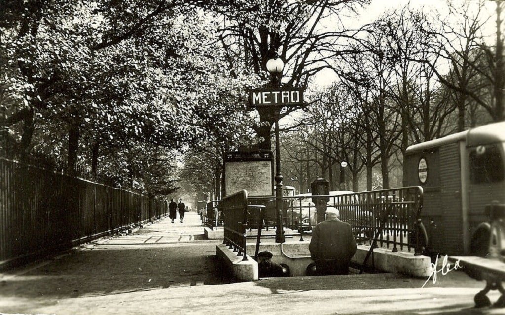 1363419595-Rue-de-la-Pompe-Station-1.jpg