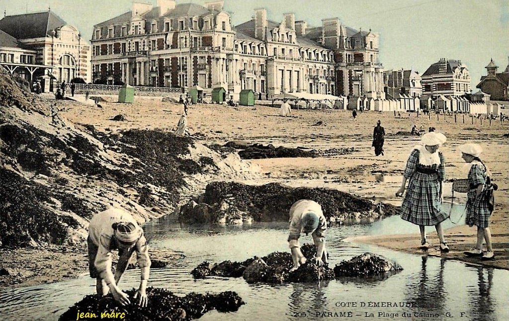Paramé - La plage du Casino (205 version colorisée).jpg