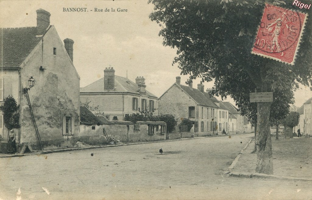 77-Bannost - Rue de la Gare - A Vernant édit.jpg