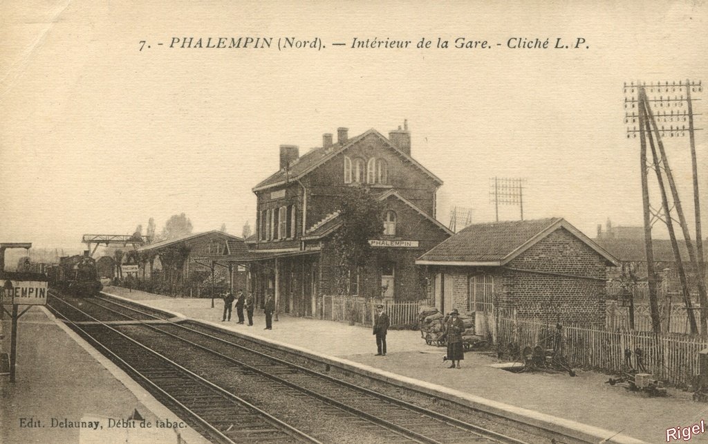 59-Phalempin - Intérieur de la Gare.jpg