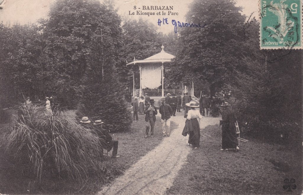 Barbazan - Le Kiosque et le Parc.jpg