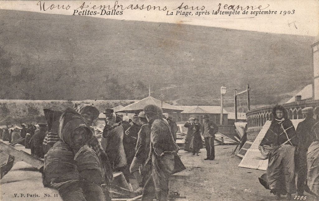 76 - PETITES DALLES - 11 - La Plage .. tempête 09 1903 - Coll. Antoine Proffit - V.P. Paris - 29-03-23.jpg