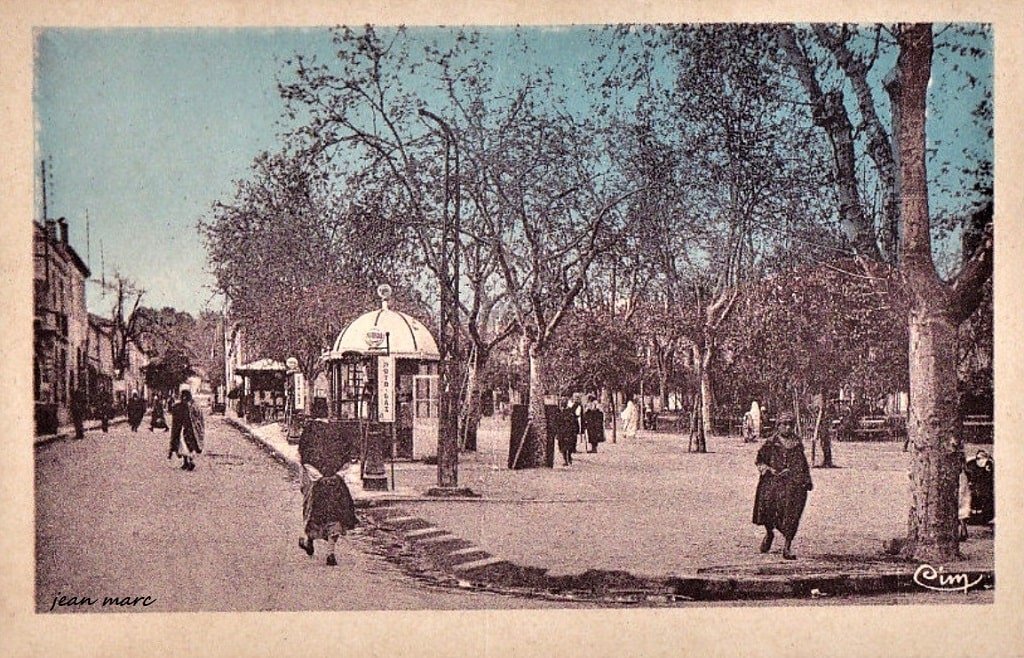 Medea - Place de la République.jpg