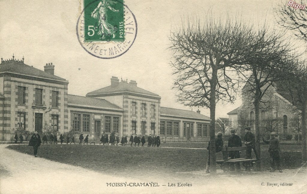 77-Moissy-Cramayel - C Royer éditeur.jpg