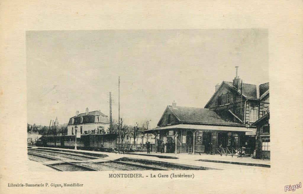 80-Montdidier - Gare Intérieur.jpg