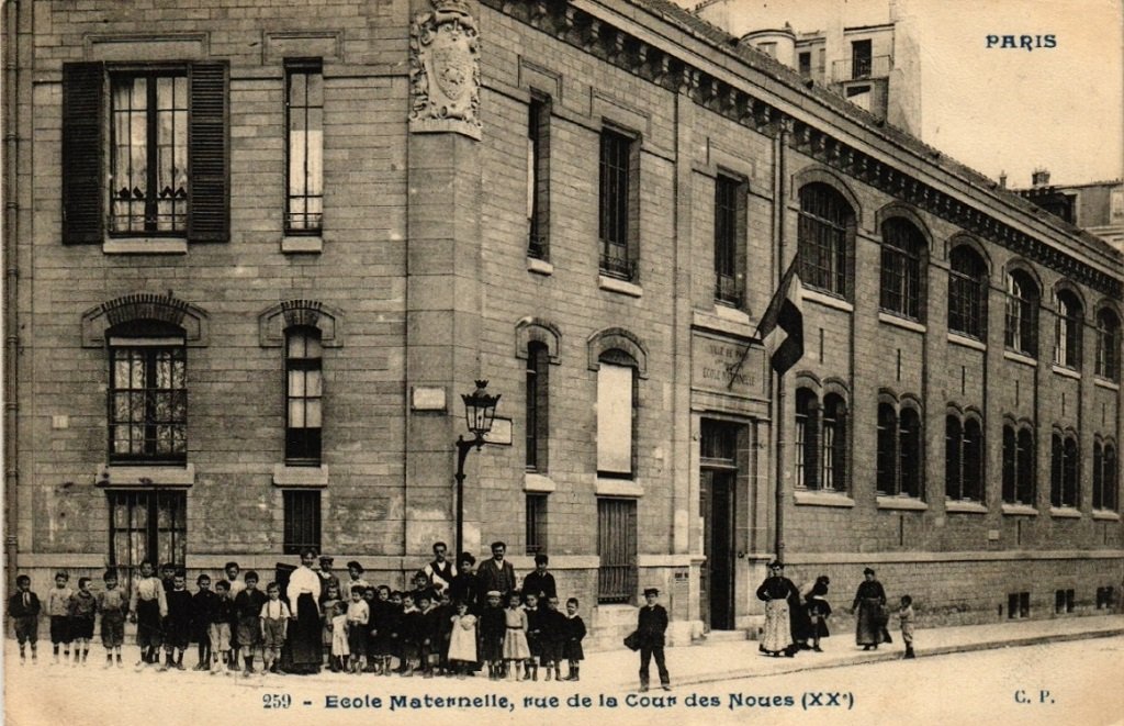 Paris - Ecole maternelle rue de la Cour des Noues.jpg