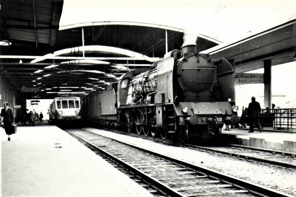 30 - Nîmes en 1950  231 SNCF.jpg