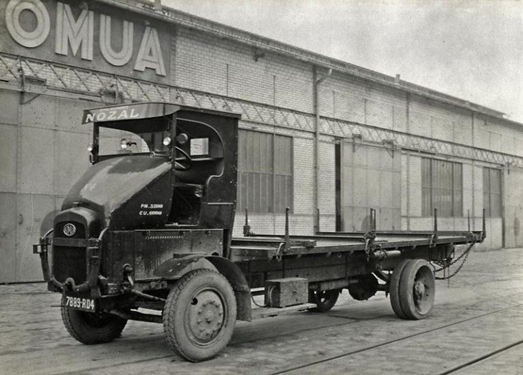 Somua-RZCAB-surbaissé-1932 900.jpg